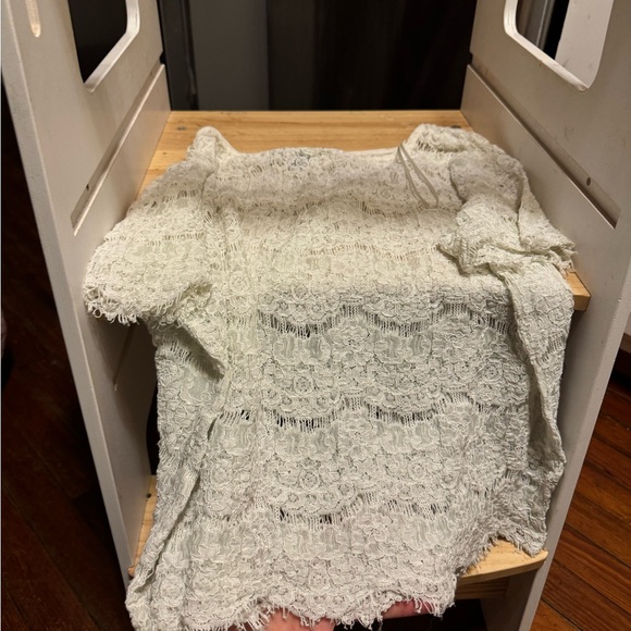 White lace short sleeve top - Picture 2 of 4